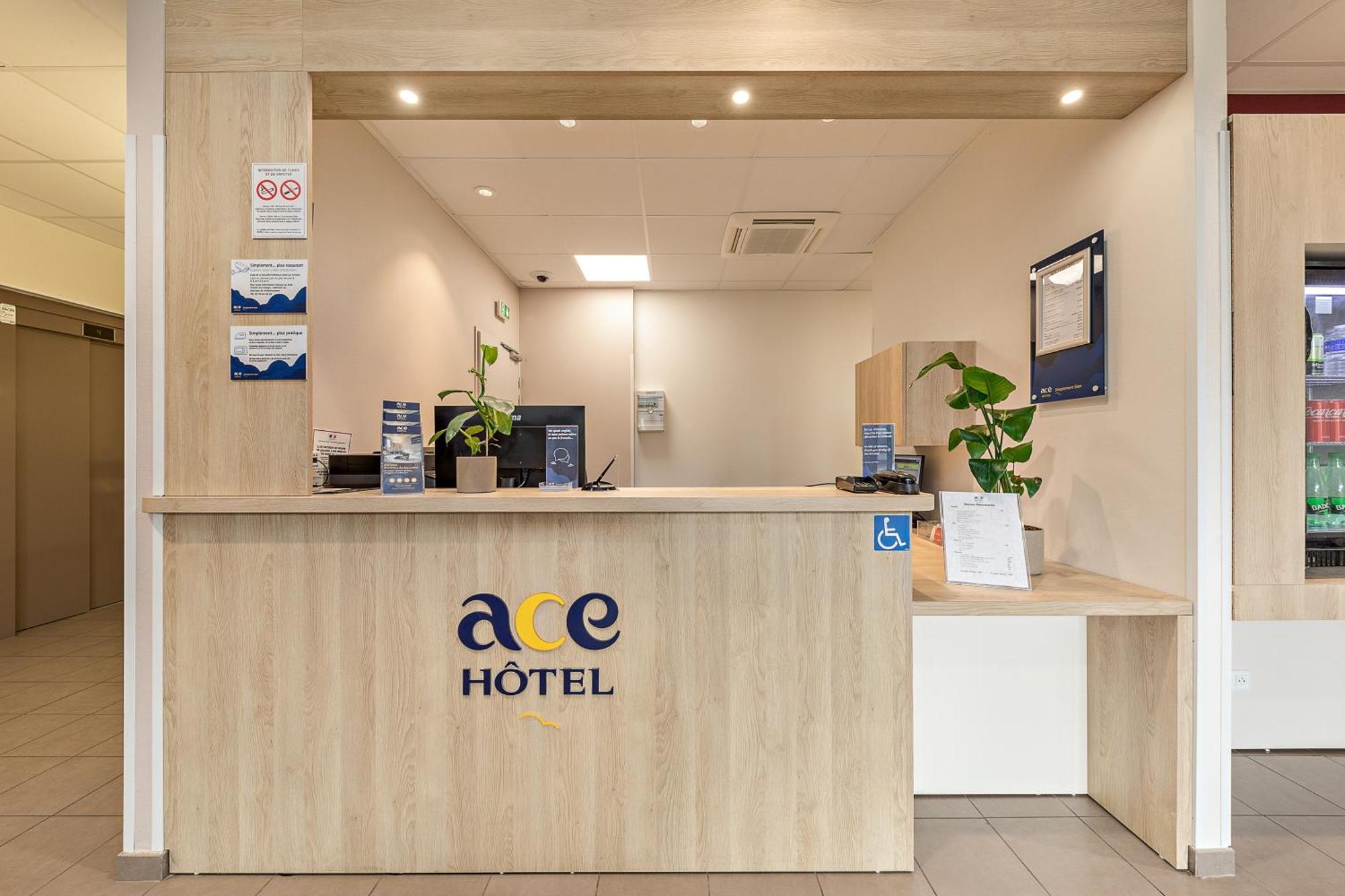 Petit-Couronne Ace Hotel Rouen Parc Des Expositions מראה חיצוני תמונה